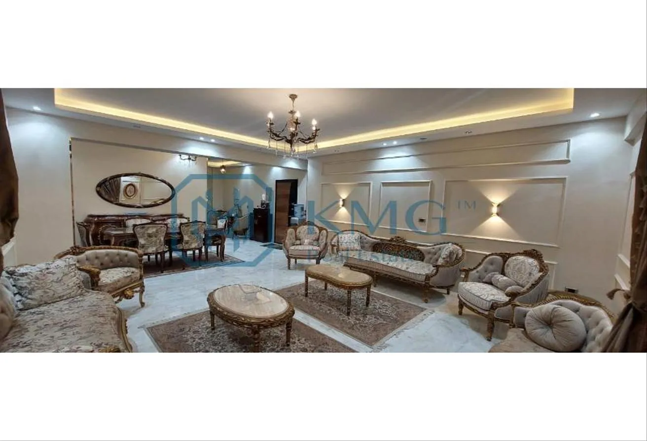 Sale in Area D: فرصة شقة متشطبة في فيلات جنوب الاكاديميه بالتجمع