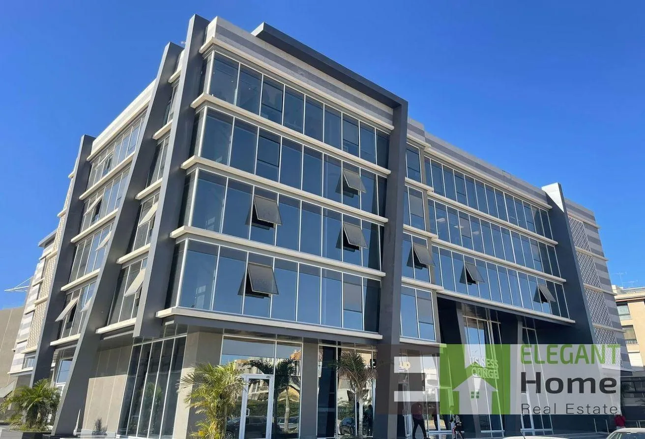 Rent in Azad: Finished office+ACs for rent in Azad, garden view