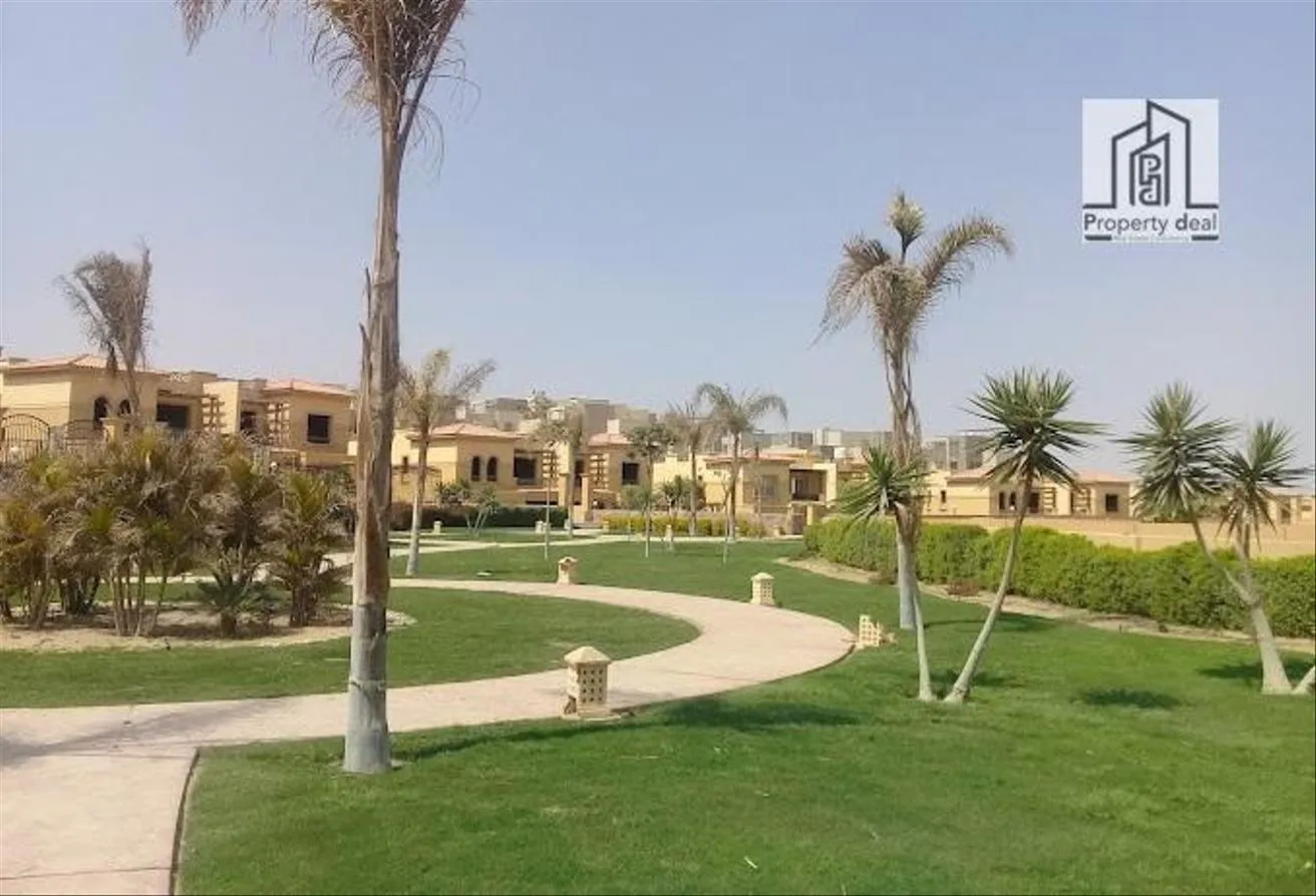 البيع في لاتيرا: بأحلى موقع و أقل سعر فيلا مستقلة 1255م نصف تشطيب 