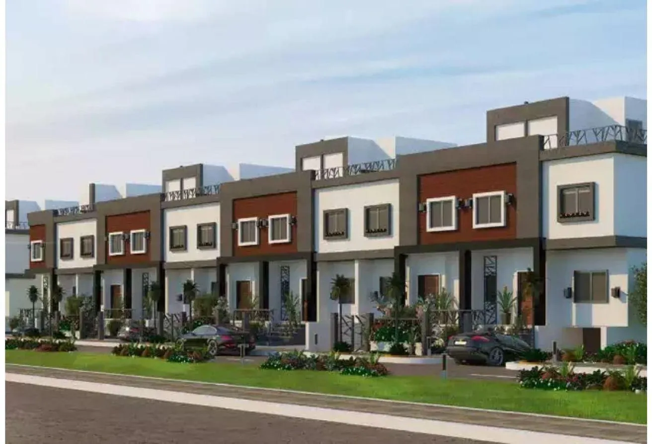 Sale in Rock Eden: Ready to move, pool &amp; pyramids view | 6 years plan