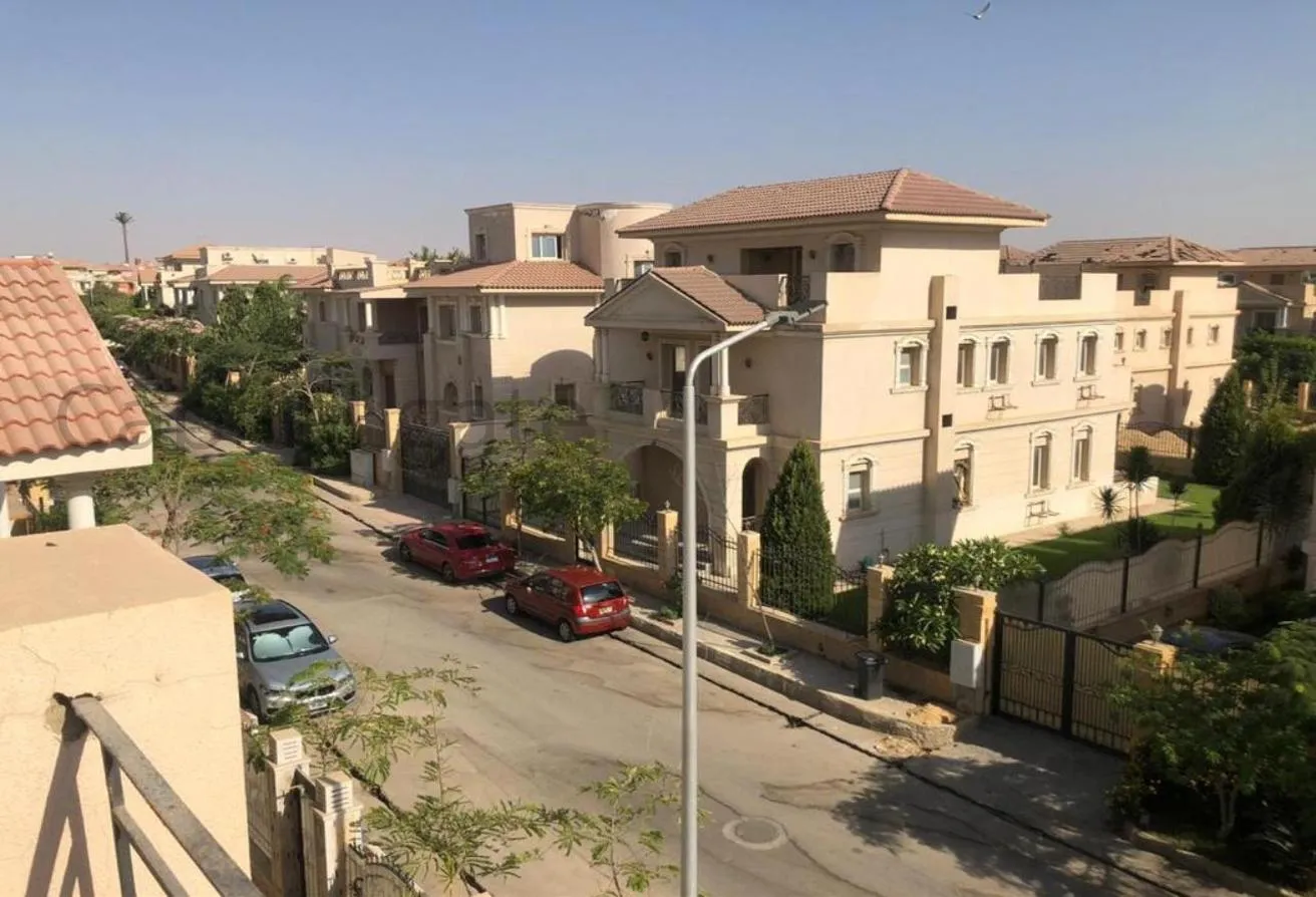 البيع في مكسيم: فيلا مستقله باحسن موقع وسعر بالتجمع الخامس-مكسيم 