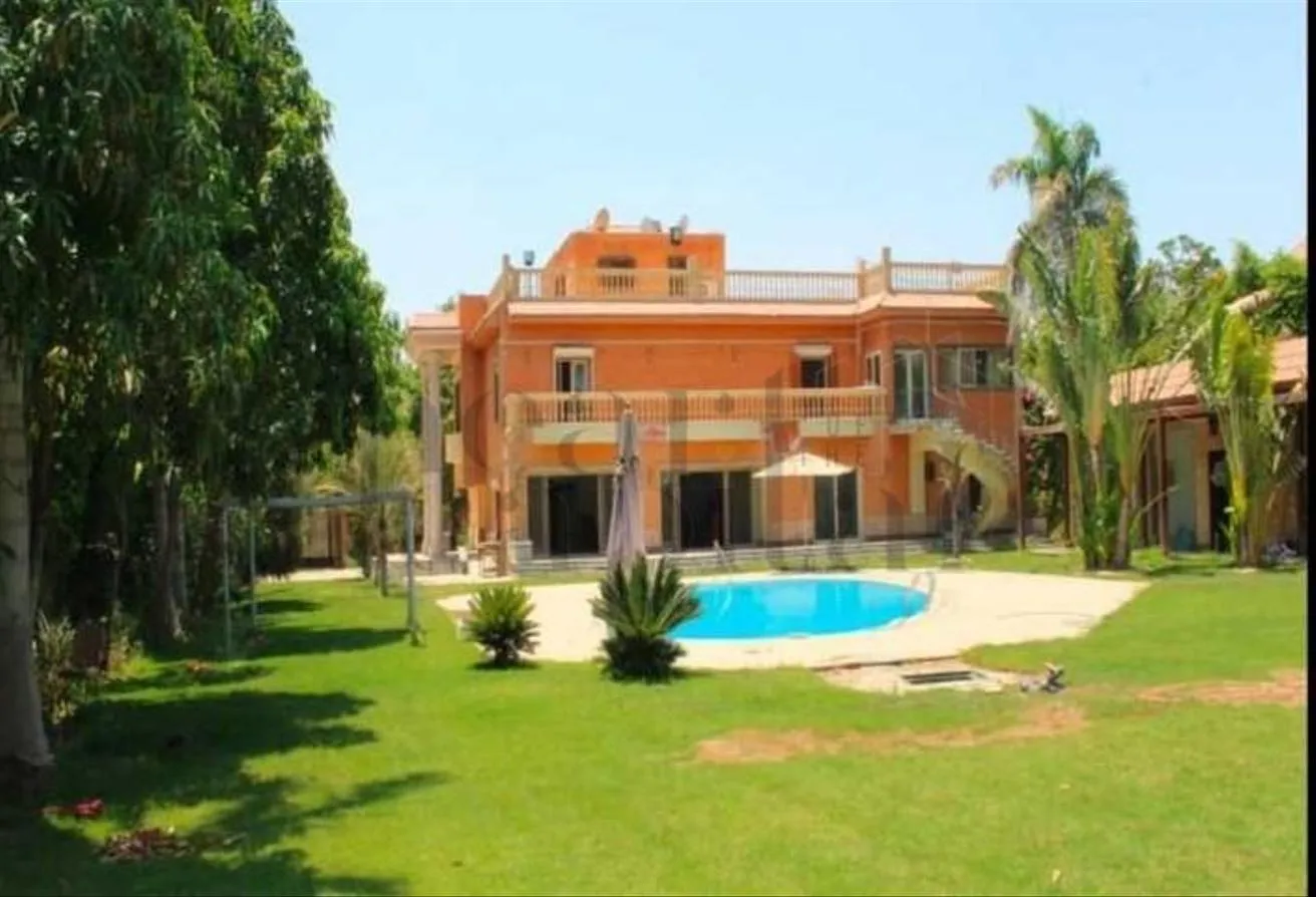Rent in Loaloat Al Shorouk: شقة للايجار  في الشروق