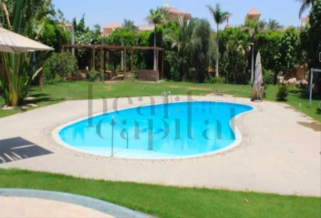 Sale in Loaloat Al Shorouk: شقة للبيع  فى الحى الرابع في الشروق