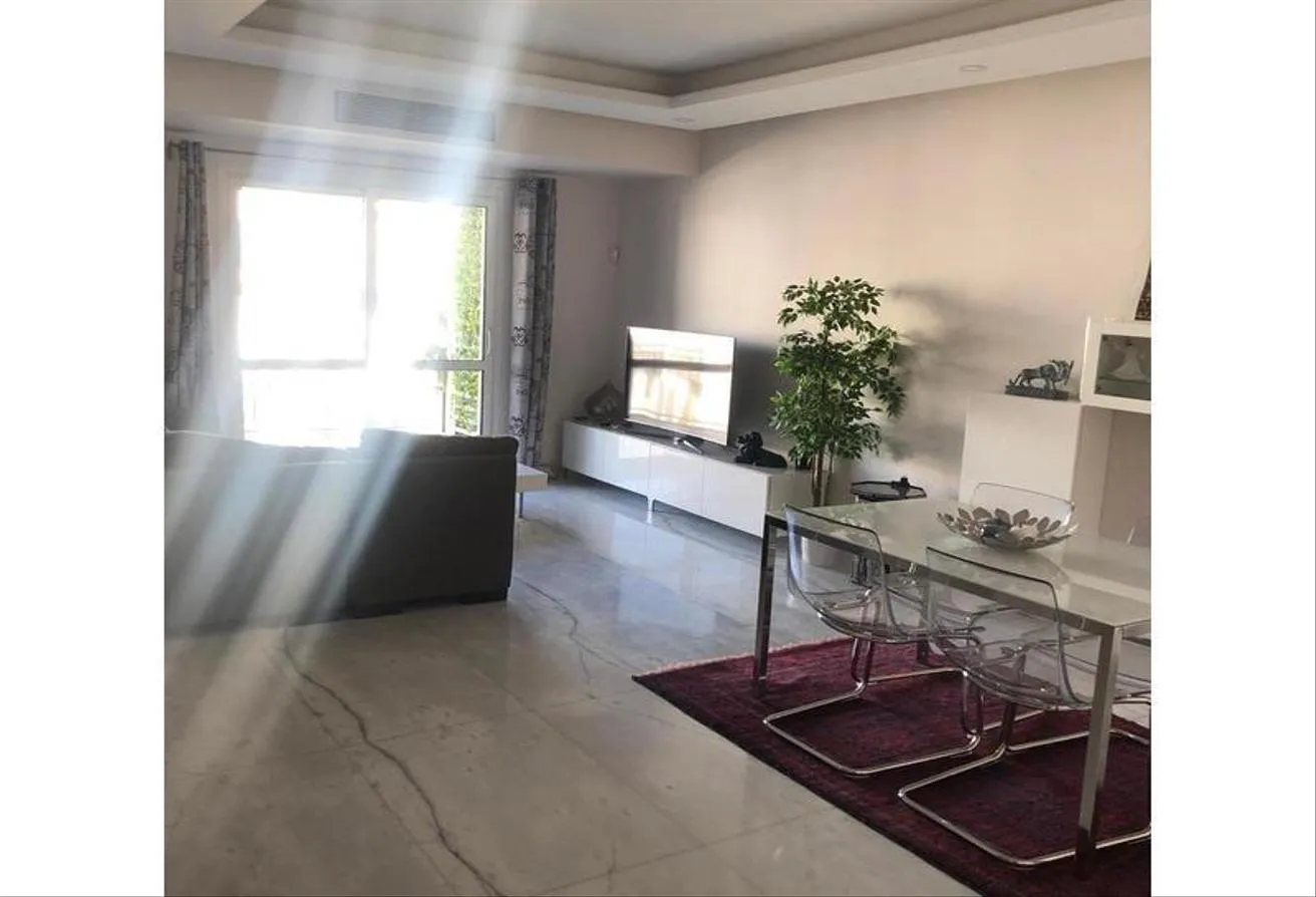 Rent in Westown: Furnished studio for rent with a 120-meter roof