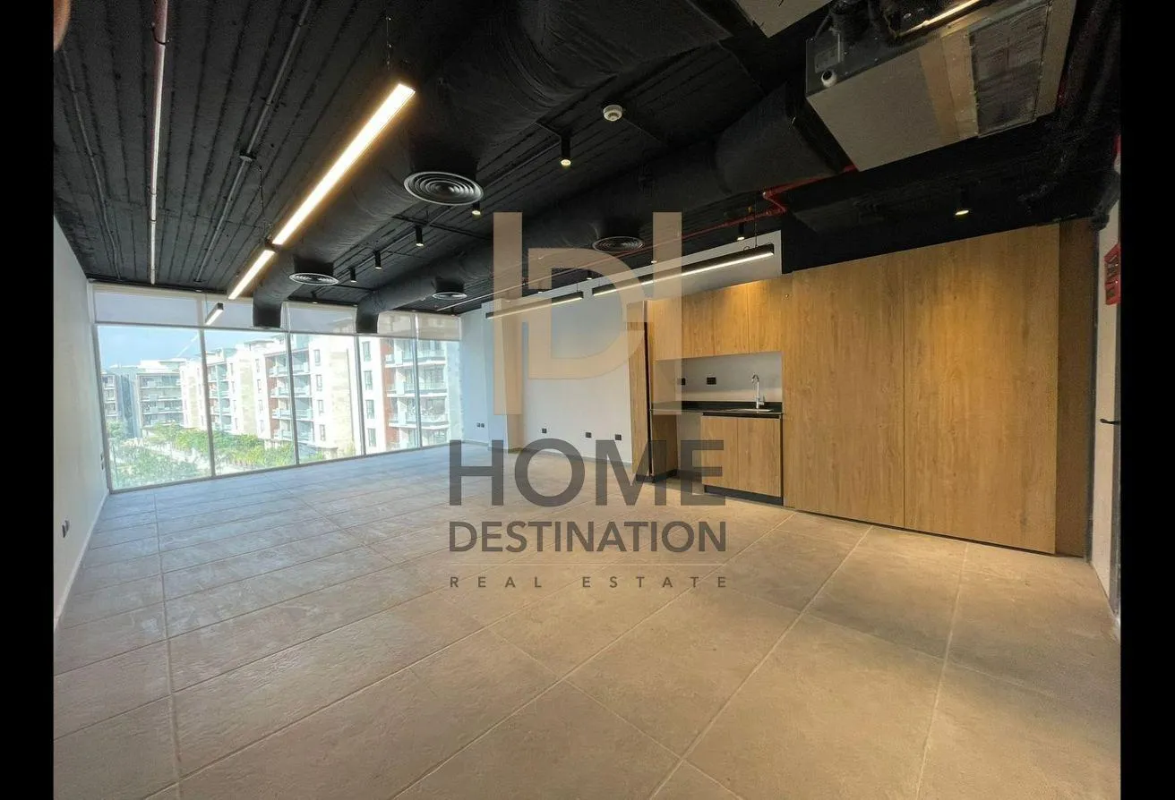 Sale in Azad: prime location penthouse ready to move at Azad