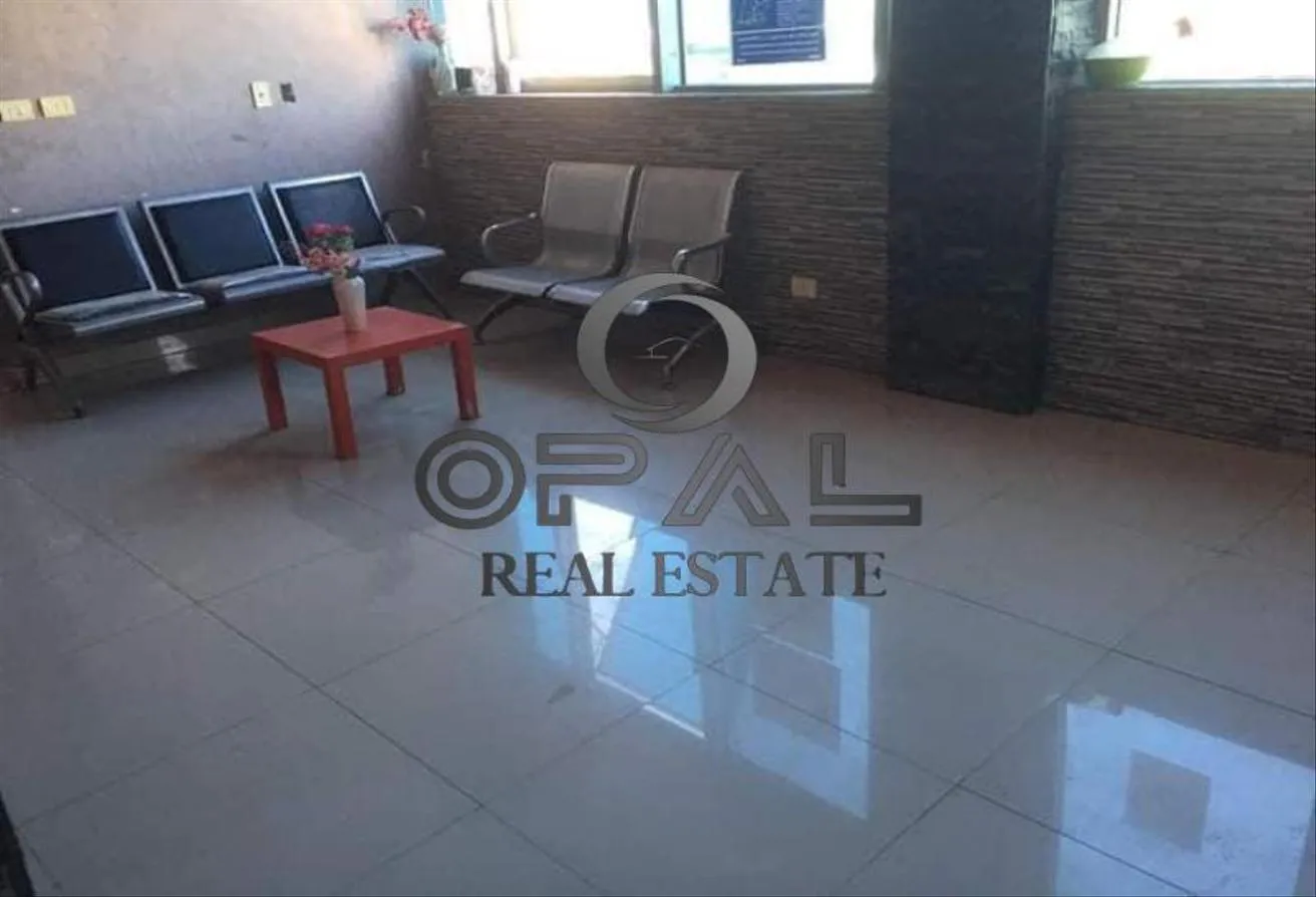 Rent in Six West: مكتب او عياده للايجار في بيفرلي هيلز (غير مفروشه)