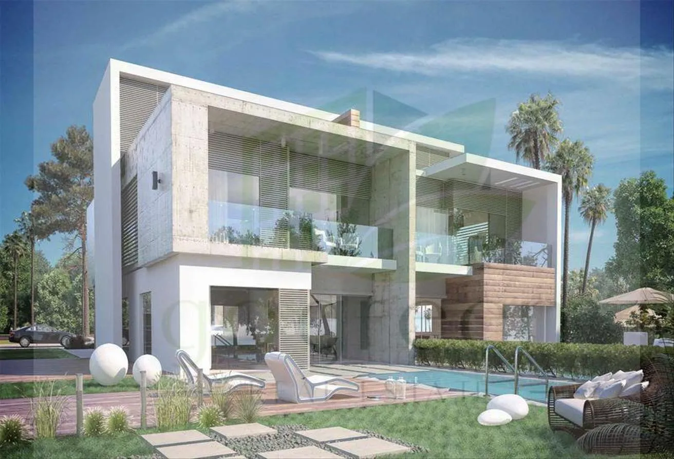 Sale in La Vista Bay: Very prime chalet for sale in La Vista Bay East