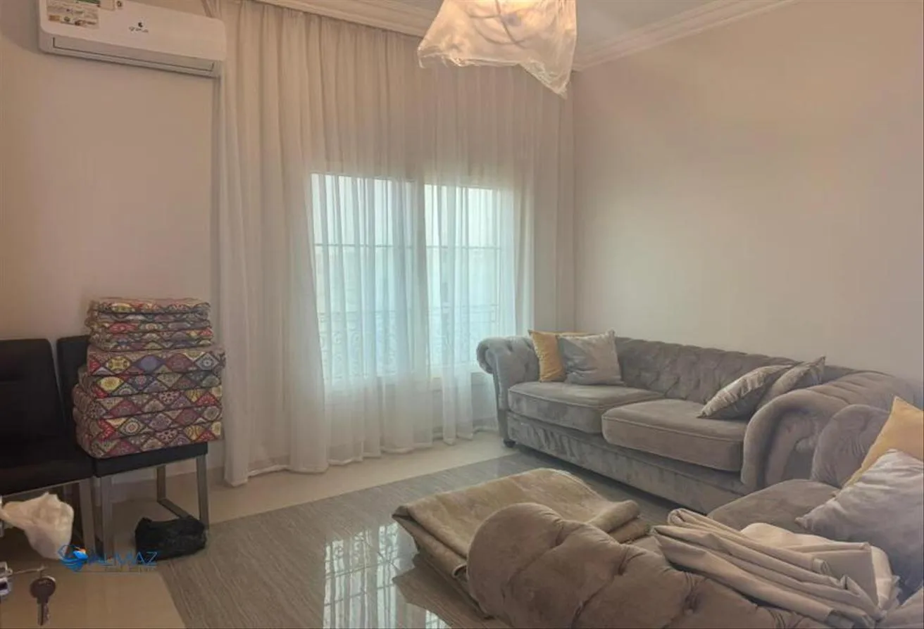 Sale in El Nakheel: فيلا  4 ادوار وروف في كمبوند ضاحية النخيل - الشروق