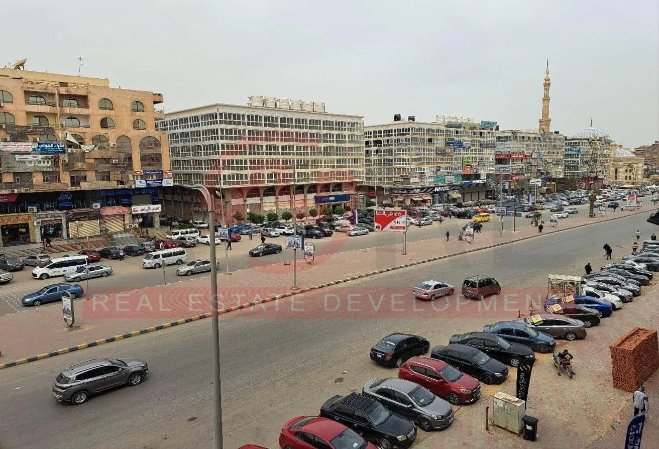Sale in Al Hosary: عماره للبيع تطل علي الحصري 6 اكتوبر