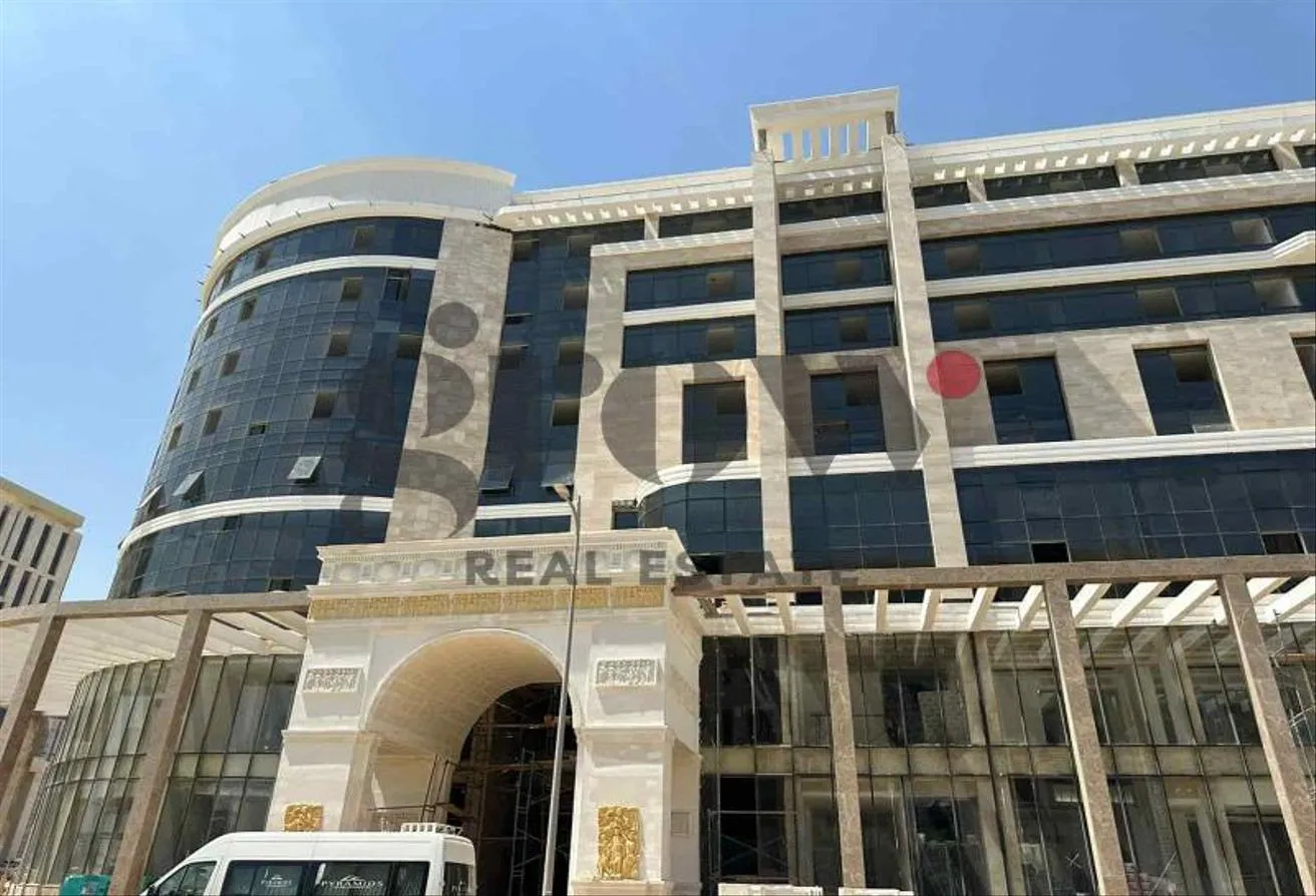Sale in Pyramids Business Tower: براميدز سيتي العاصمه الاداريه الجديده