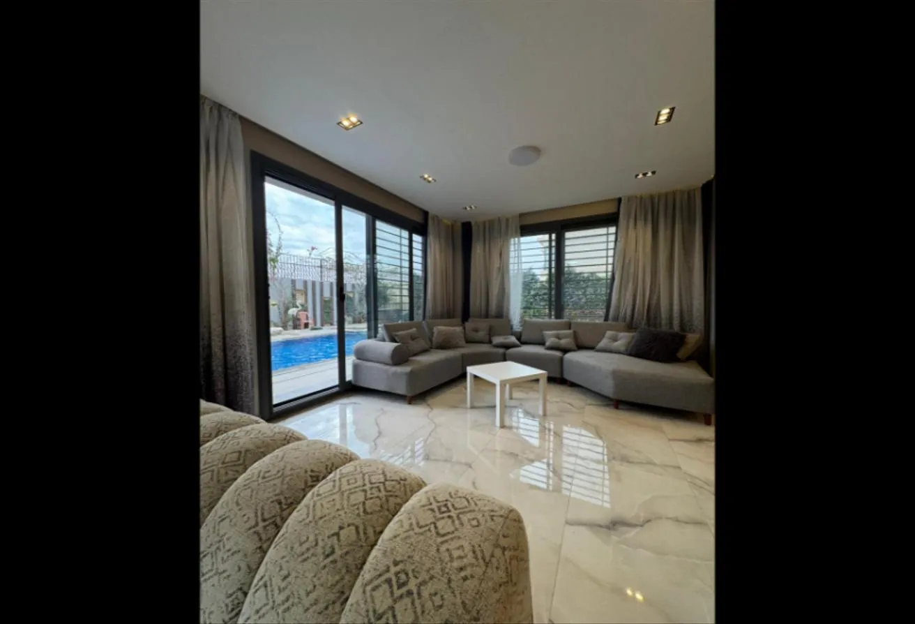 Gallery Image 12