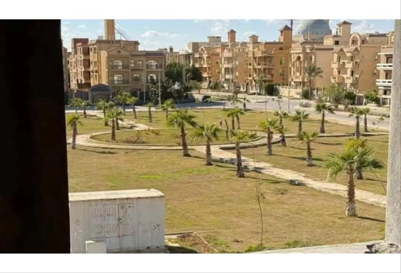 Sale in West Somid Road: للبيع بسعر ولوكشين مميز  شقة  180م  فيو لاند سكيب