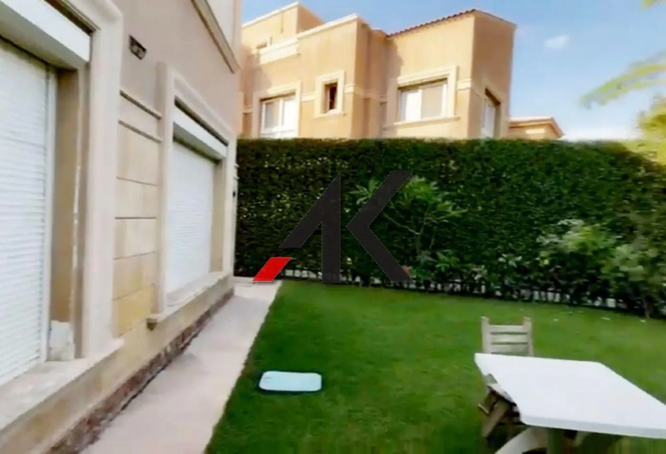 Rent in La Nuova Vista: Furnished Town For Rent in La Nuova Vista