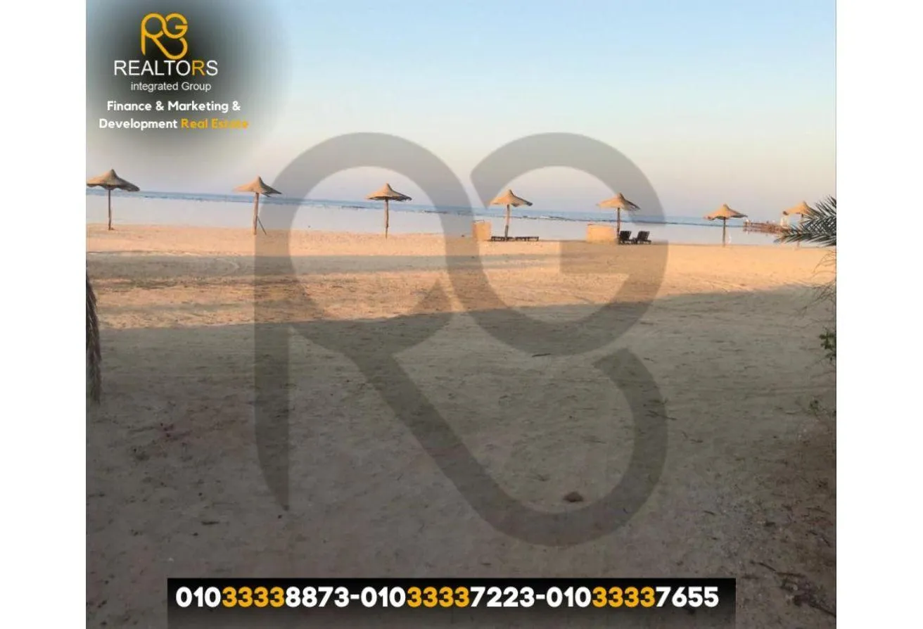 Sale in Marsa Alam: قرية سياحية للبيع 50500م مرسي علم علي البحر مباشرة