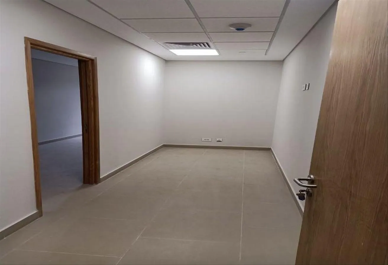 Sale in Westown: Clinic 70m Prime Location with Special Price