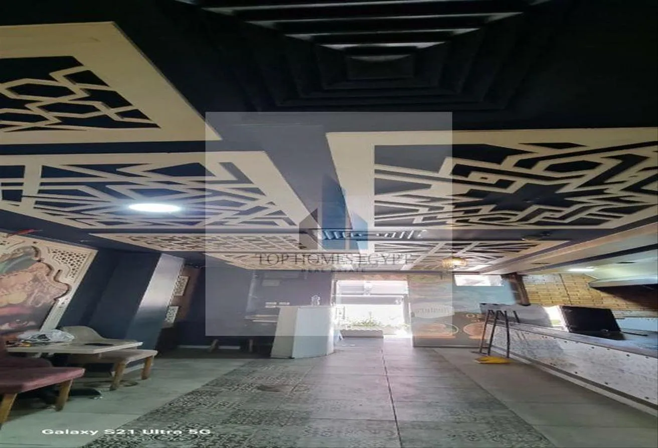 Rent in V40: Shop for rent 237.5m prime location on North 90th