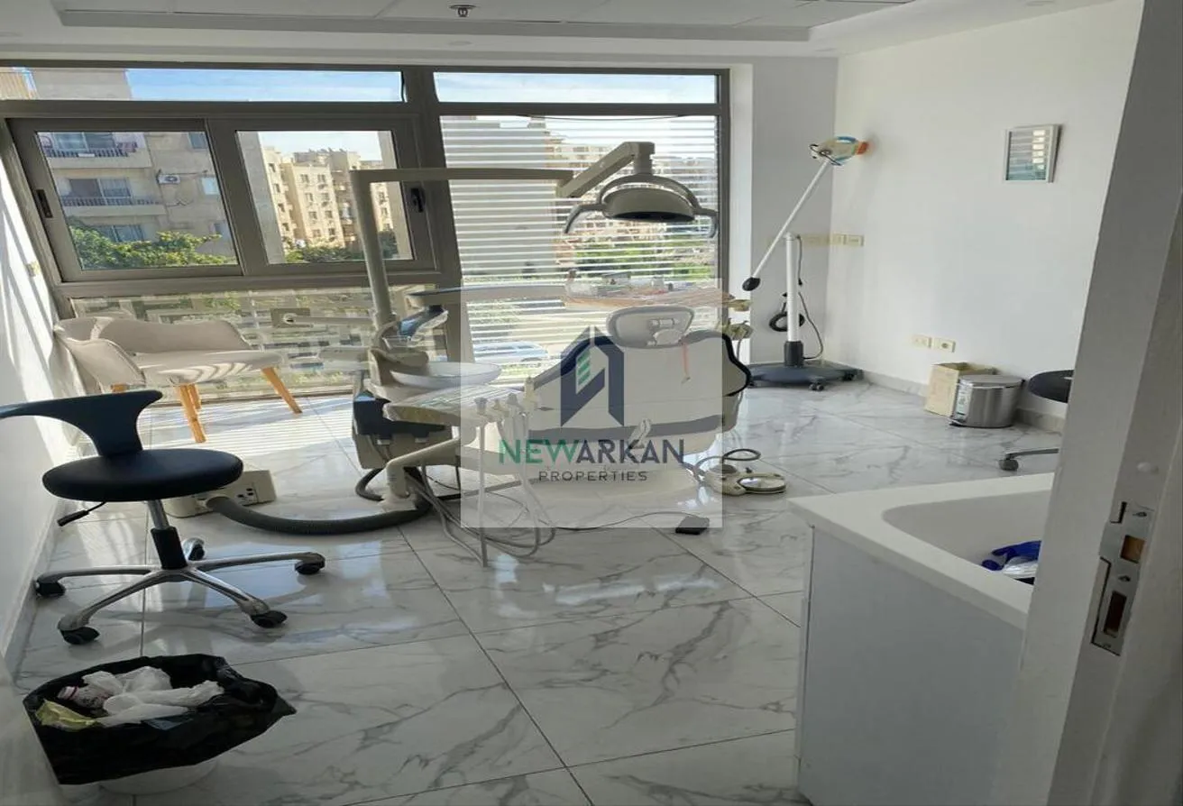 Sale in The Courtyard: For sale, a ground floor apartment with a garden