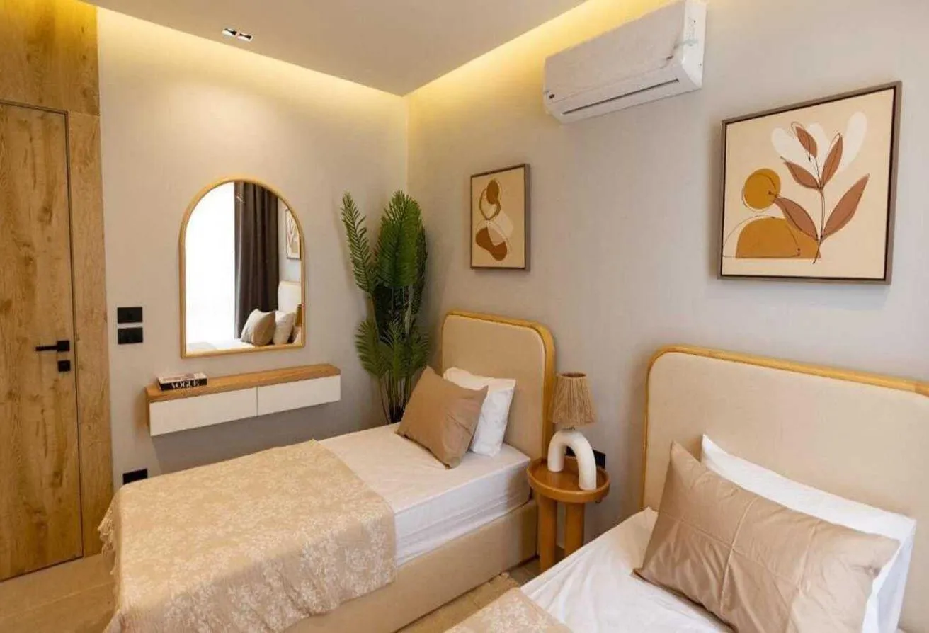 Sale in AlKarma Kay: Large apartment 198m finished +ACS  best location