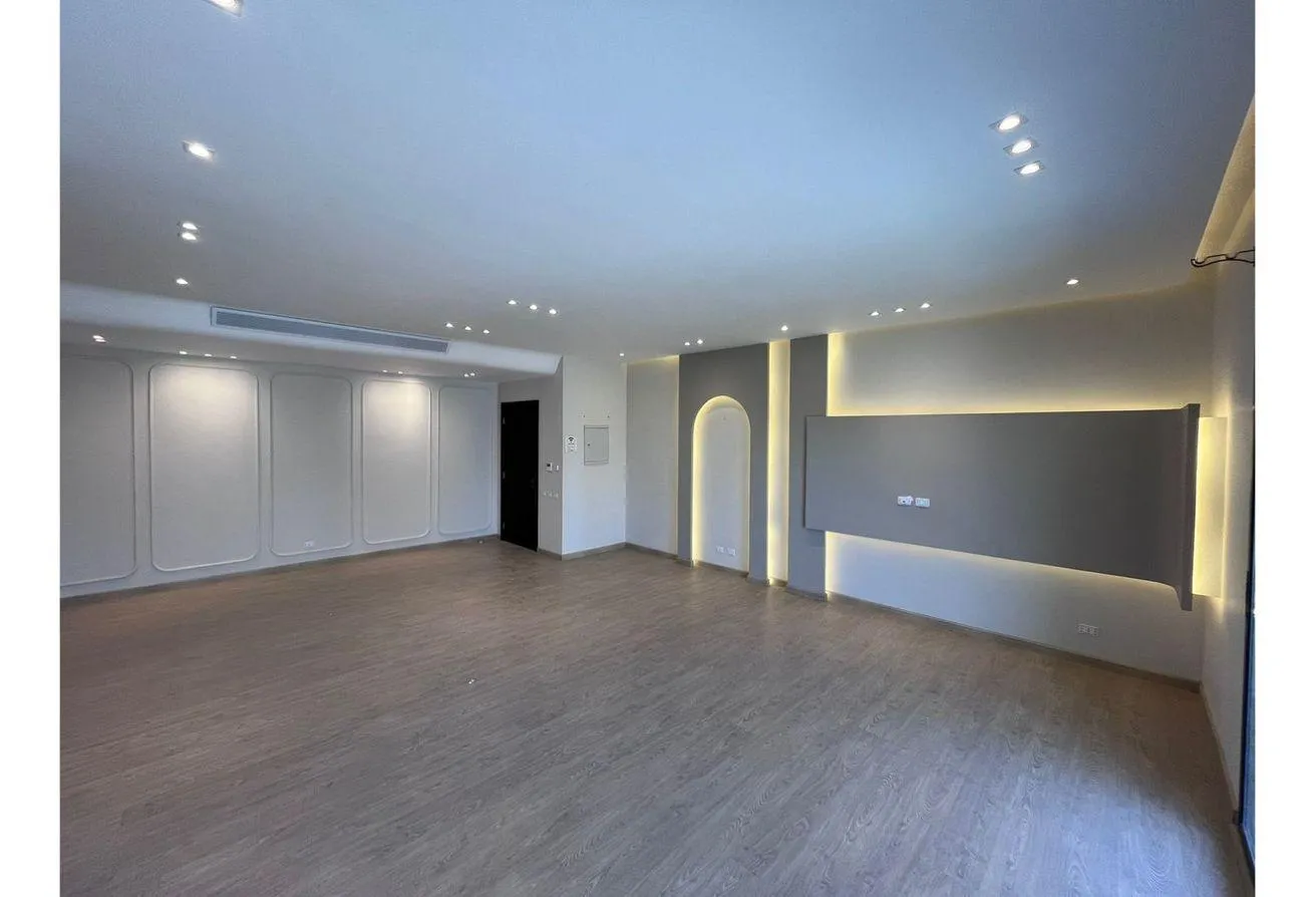 Sale in Six West: Villa 640m Ready to move from SODIC Sheikh Zayed