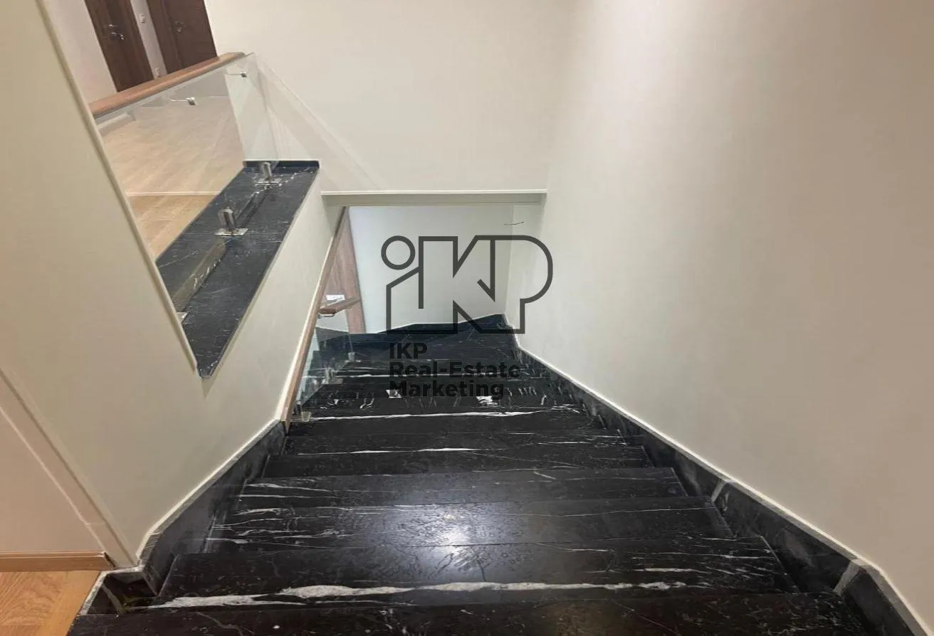 Gallery Image 10