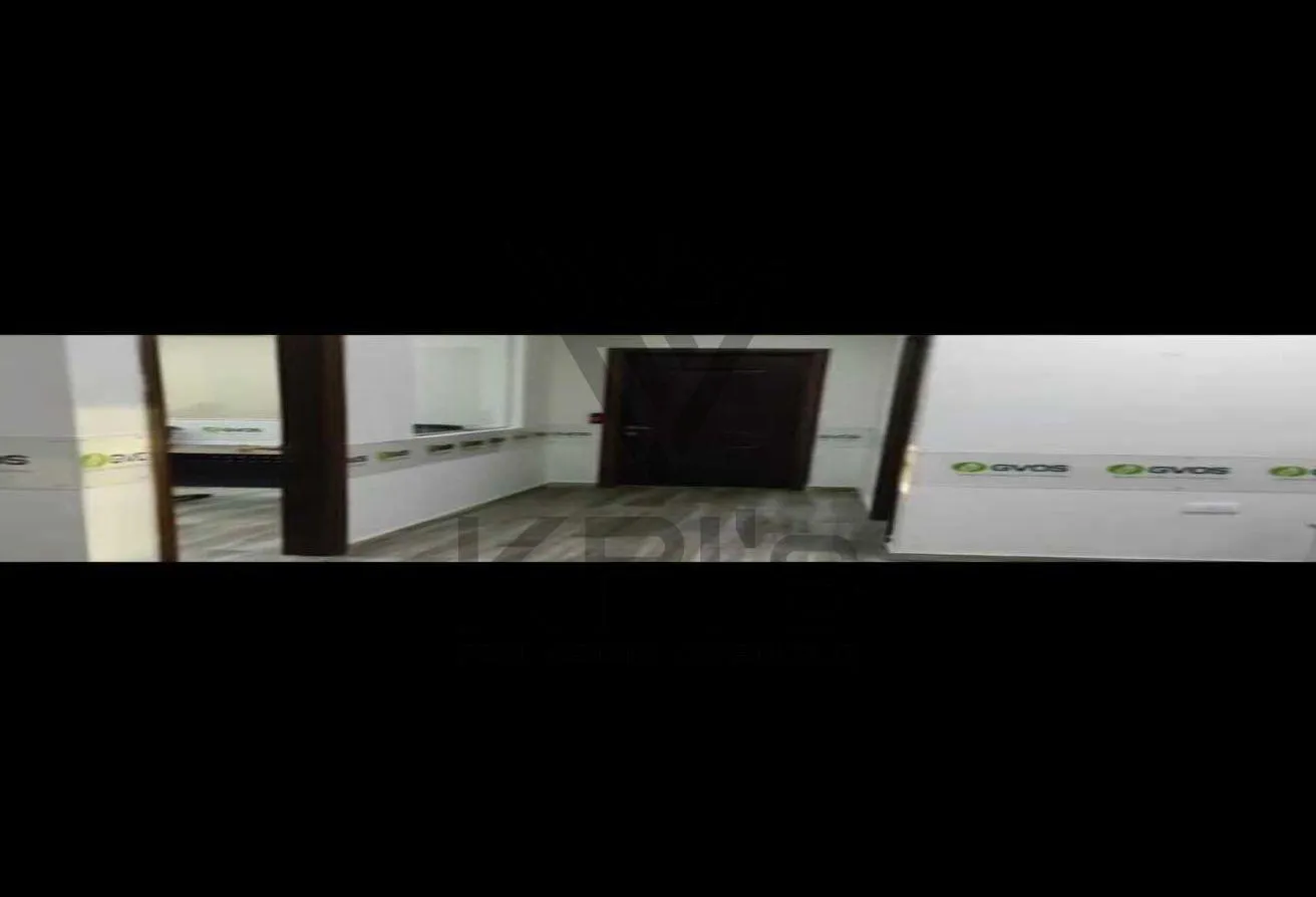 Rent in District 1: Fully finished office for rent in Golden Plaza200m