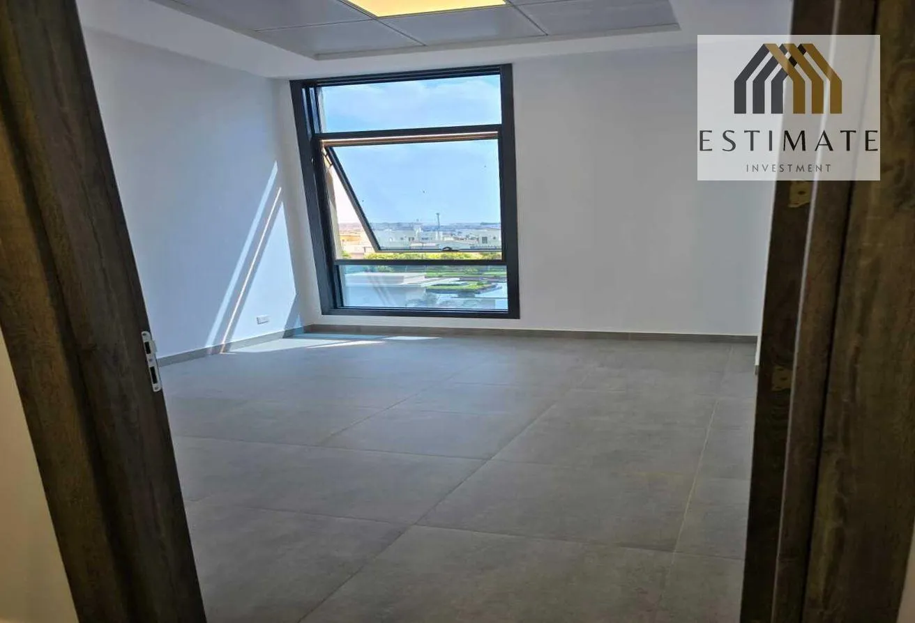 Rent in Mivida: Clinic 40m for rent at Eterna health care Mivida