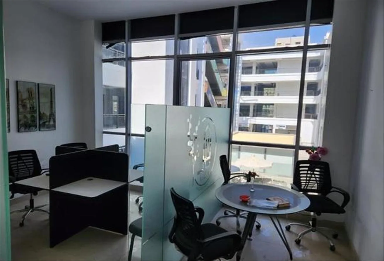 Rent in Concord Plaza: office fully furnished 32 sqm directly  South 90th