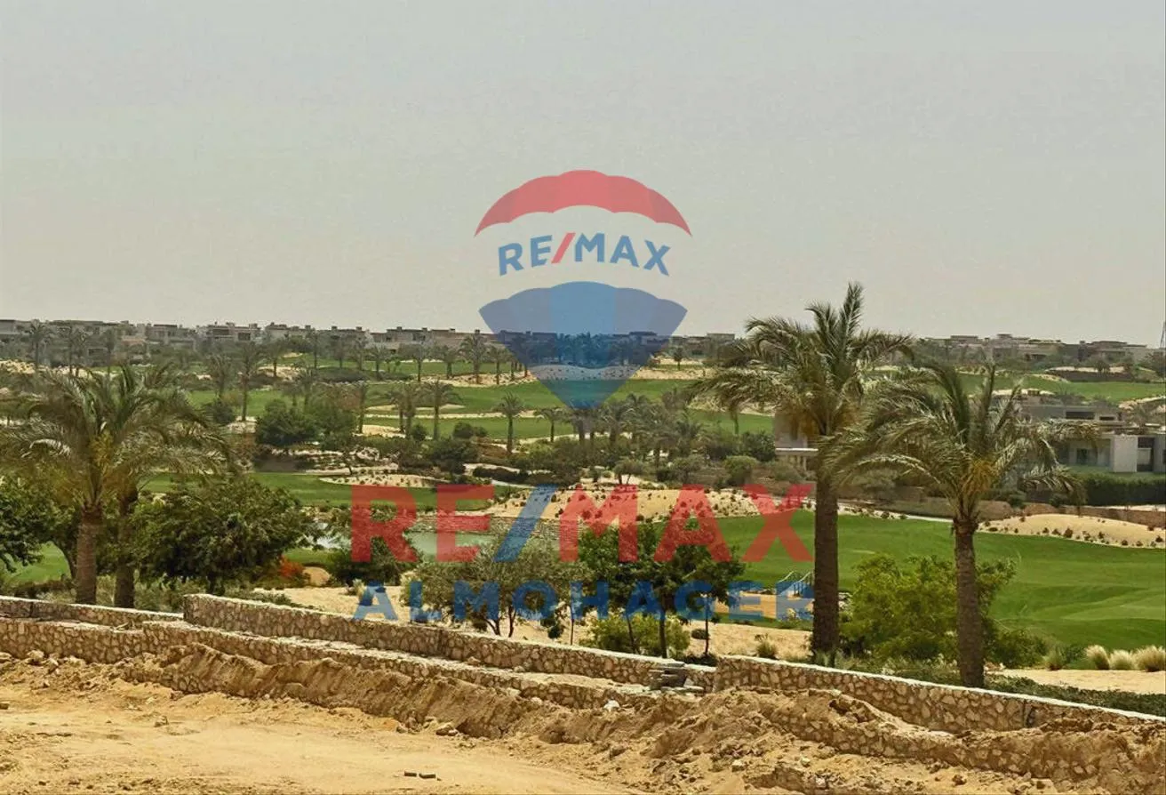 Sale in New Giza: Villa 1300m Land-View on Golf-Remain Installments