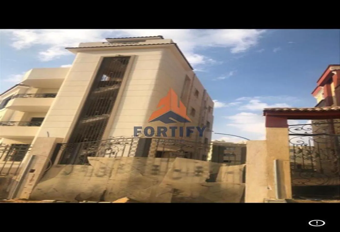 Sale in Touristic Zone 4: اقل سعر عمارة للبيع في السياحية الرابعة موقع مميز