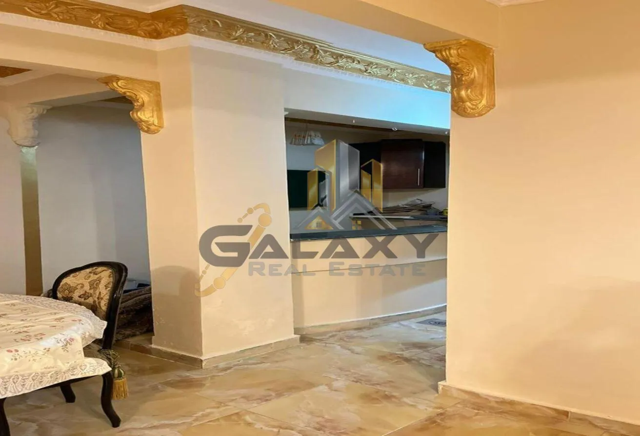 Rent in District 4: للايجار اداري التجمع الخامس  الحي الرابع فيلات