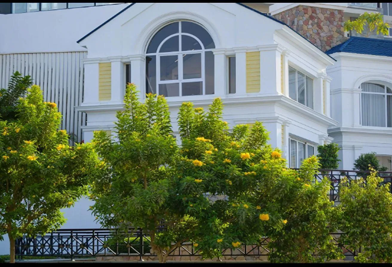 Sale in Mountain View 2: Resale | Villa 245M 4 B.R | Prime Location