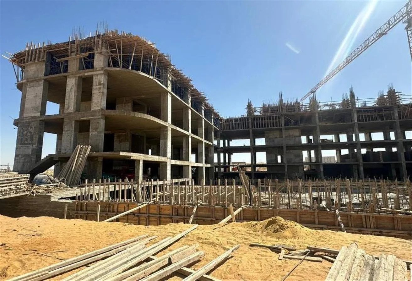 Sale in Nile Business City: Less than half the price, prime commercial shop