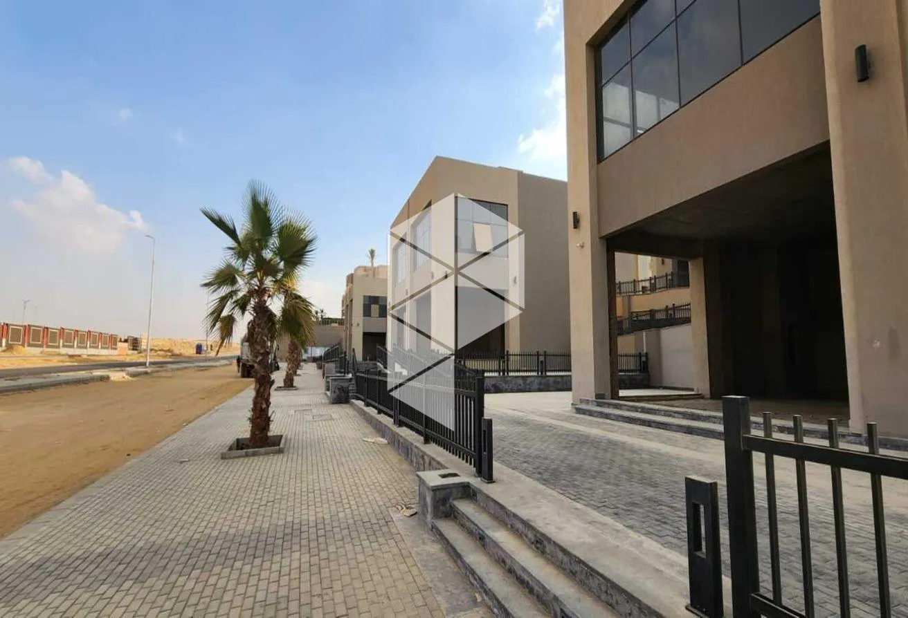Rent in V90: Shop for rent 246m in VGK Mall on the Al-Ahly club