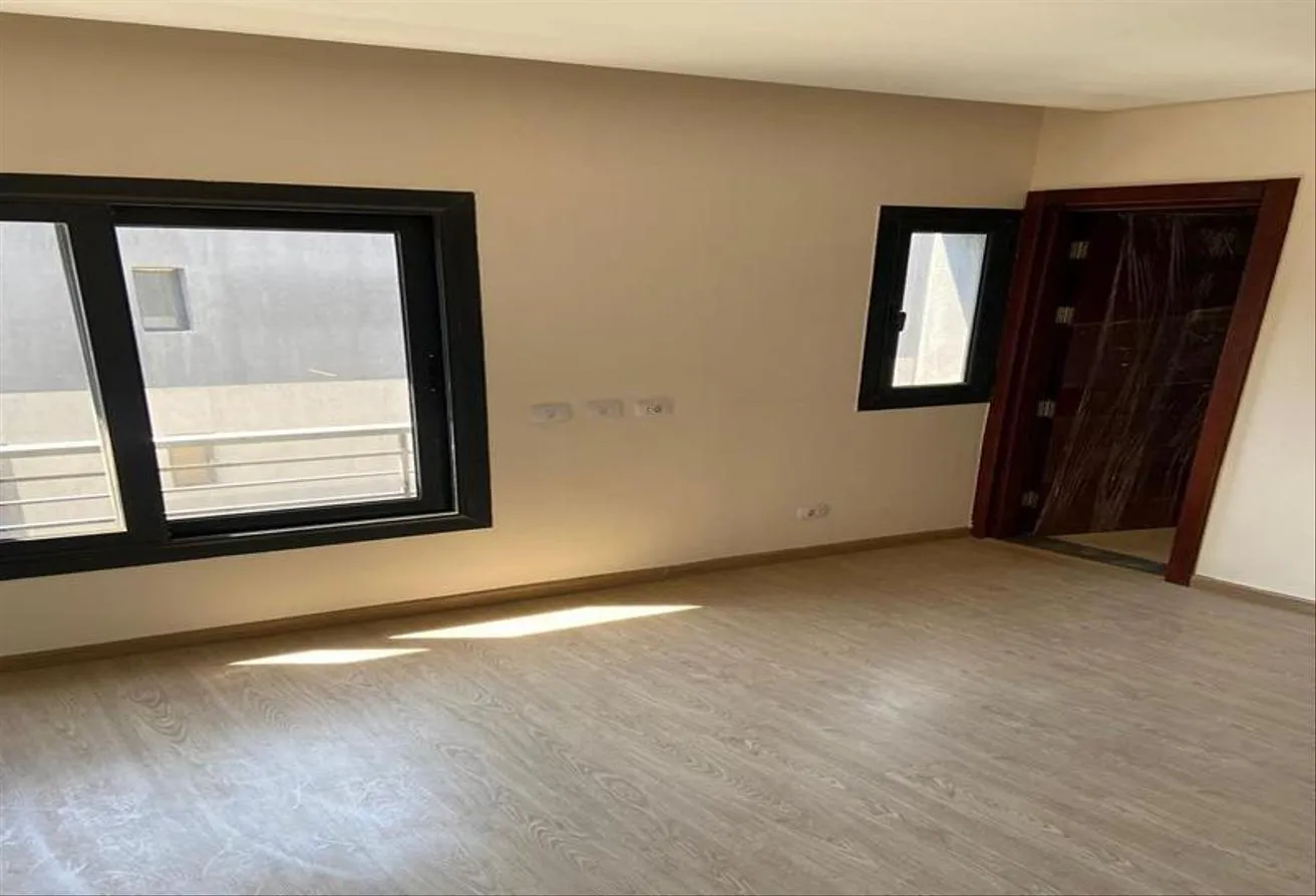 Sale in Trio Gardens: شقة استلام فوري في تريو جاردنز مع حديقة خاصة