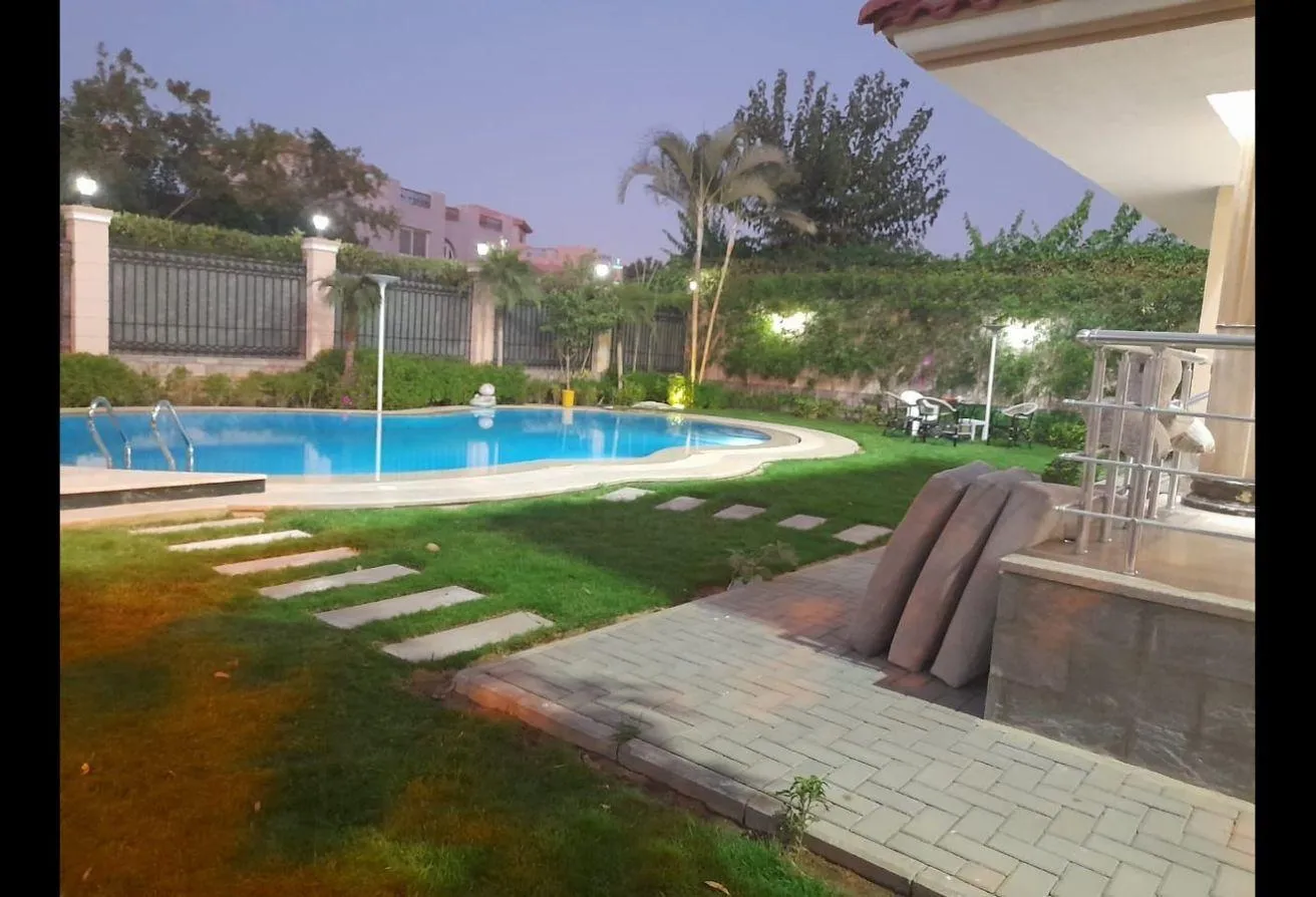 Sale in Royal City: Get  Penthouse 130m roof near Al Ahly inst.