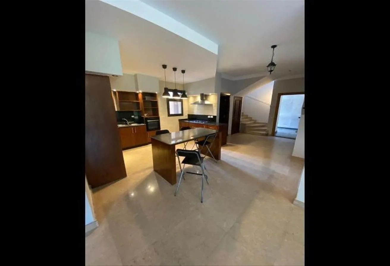 Sale in Casa: Duplex For sale in casa beverly hills