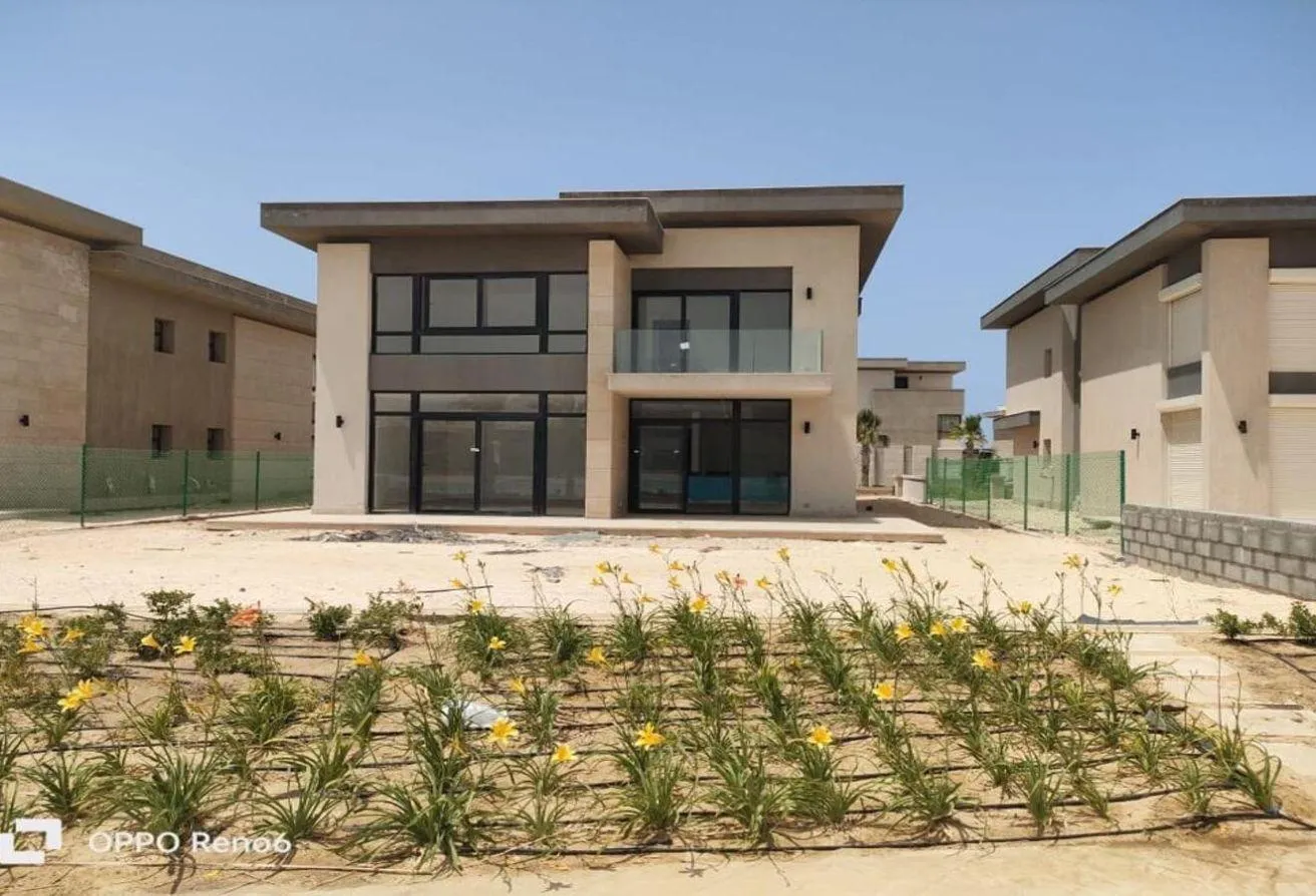 Sale in Swan Lake: Very attractive villa at Swan Lake North coast