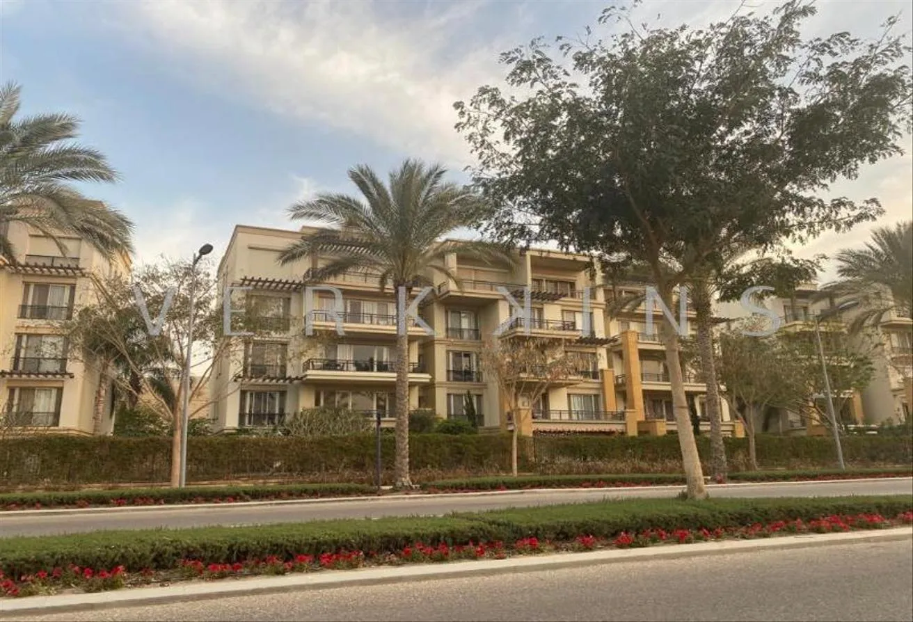 Sale in Alto: APARTMENT OVERVIEW GOLF IN ALTO UPTOWN CAIRO 197M