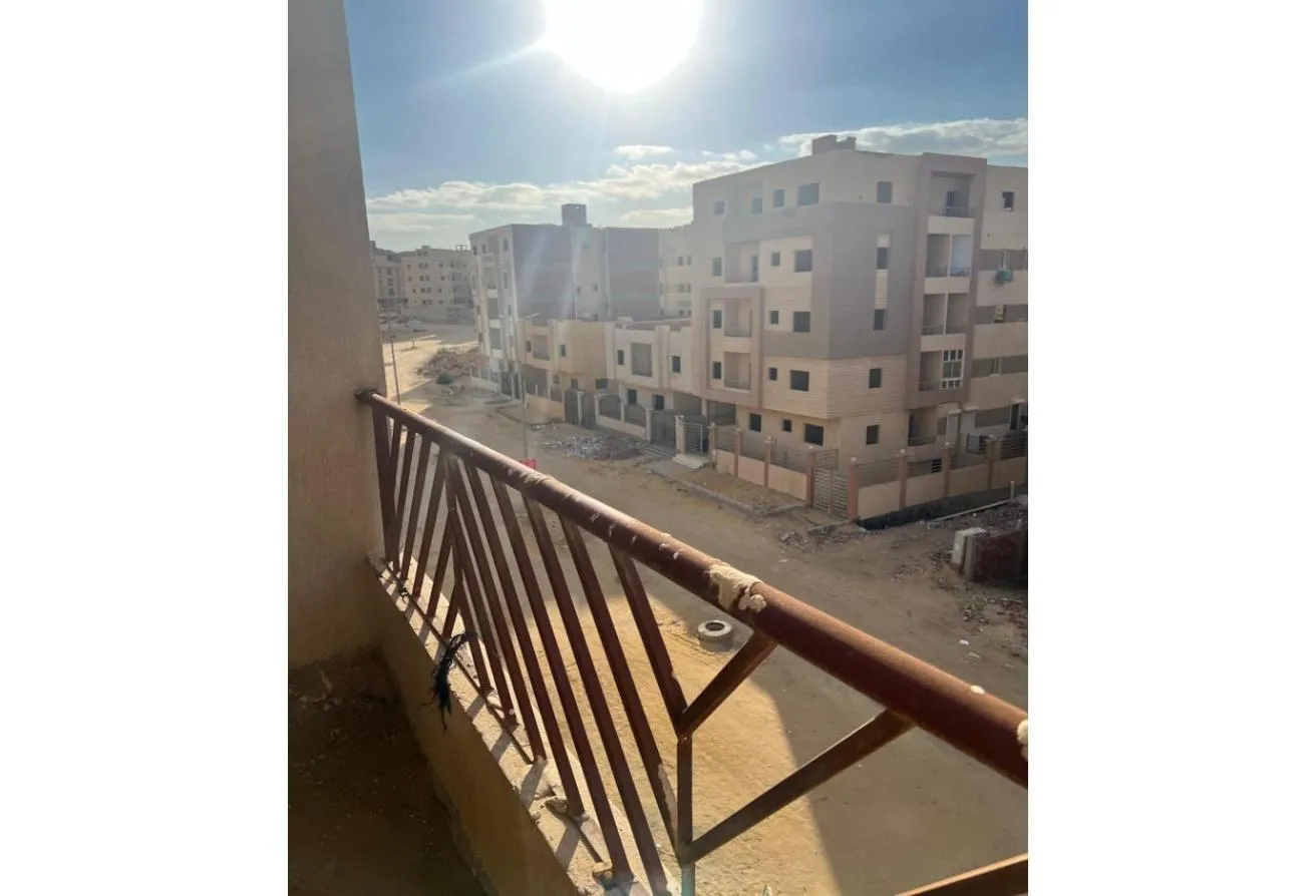 Sale in Al Andalus District: شقة للبيع بحي الأندلس امام كومباوند ماونتن فيو