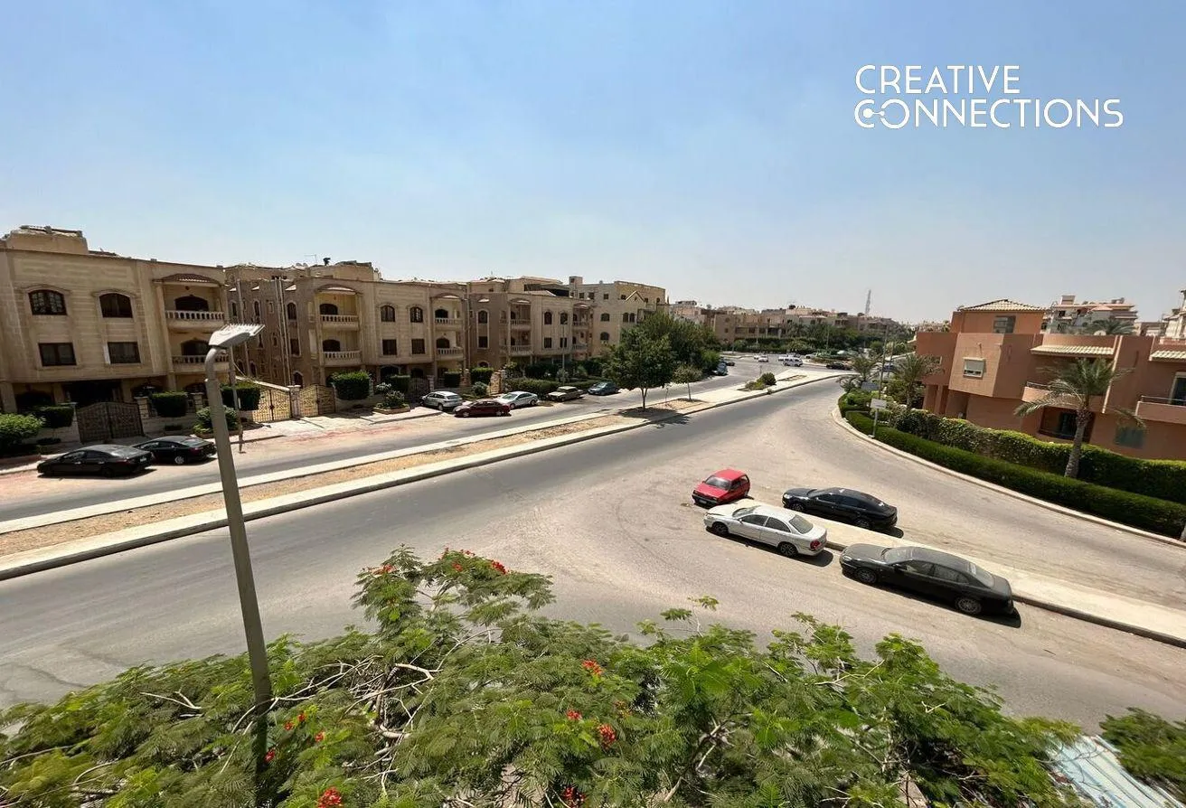 Sale in District 3: شقة فيلا للبيع 270 متر الحي الثالث التجمع الخامس
