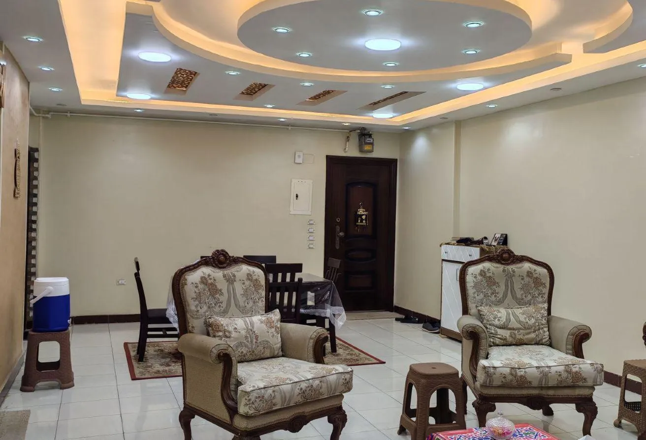 Sale in Faisal: شقة على ناصيتين بالقرب من شارع فيصل للبيع