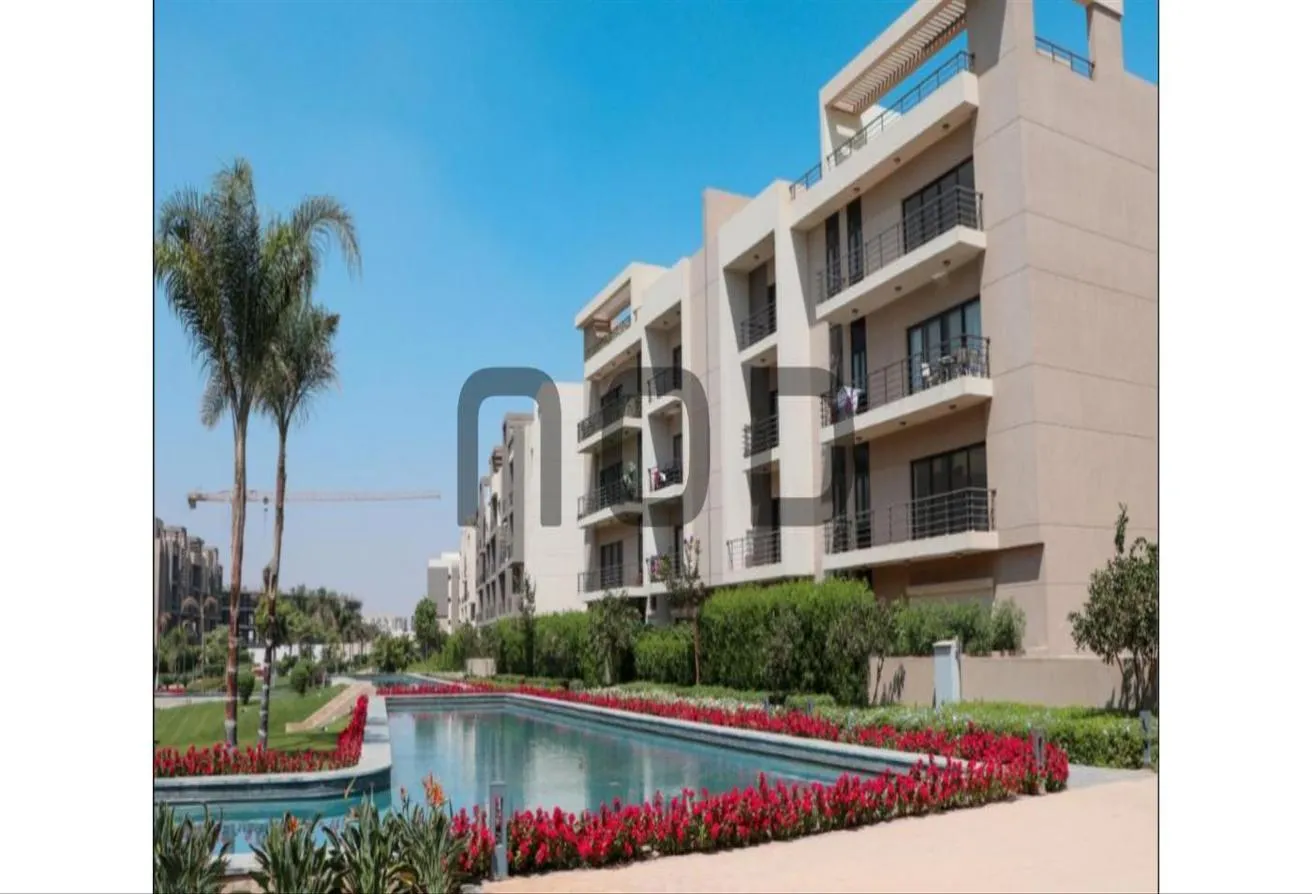 Sale in Fifth Square: Deliver Now - Townhouse Middle in Fifth Square