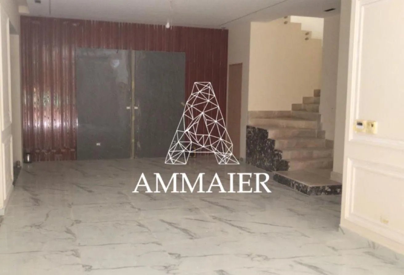 Sale in Westown: City villa for sale in Westown