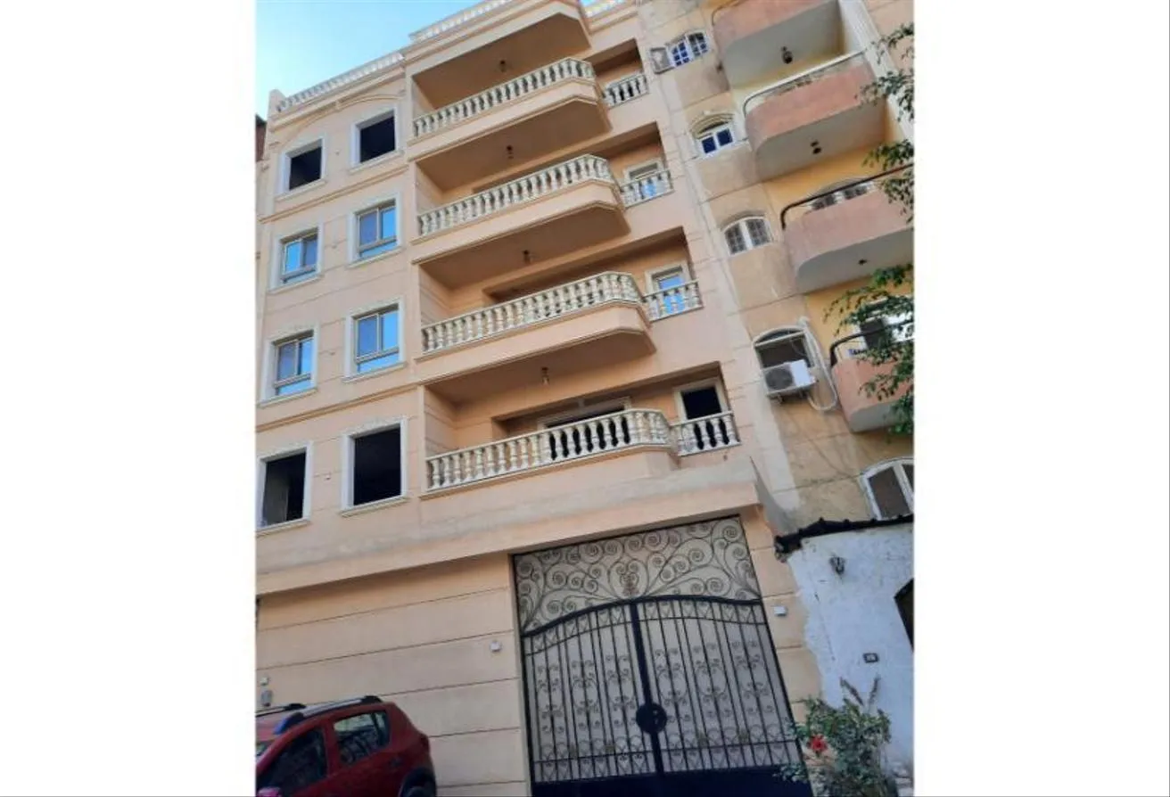 Sale in 4th District: A complete building for sale in 6th of October Cit