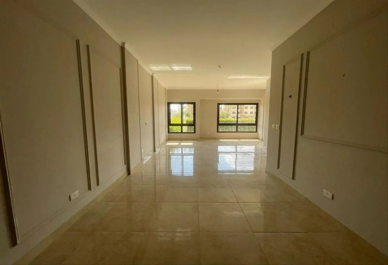 Rent in Moon Residences: furnished studio in fifth square Al marasem