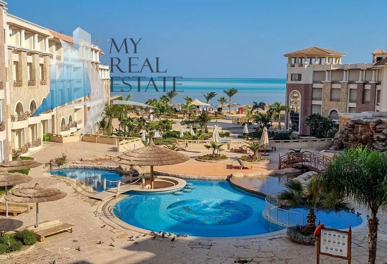 Sale in Hurghada Resorts: Front sea and pool view 1 bedroom apartment