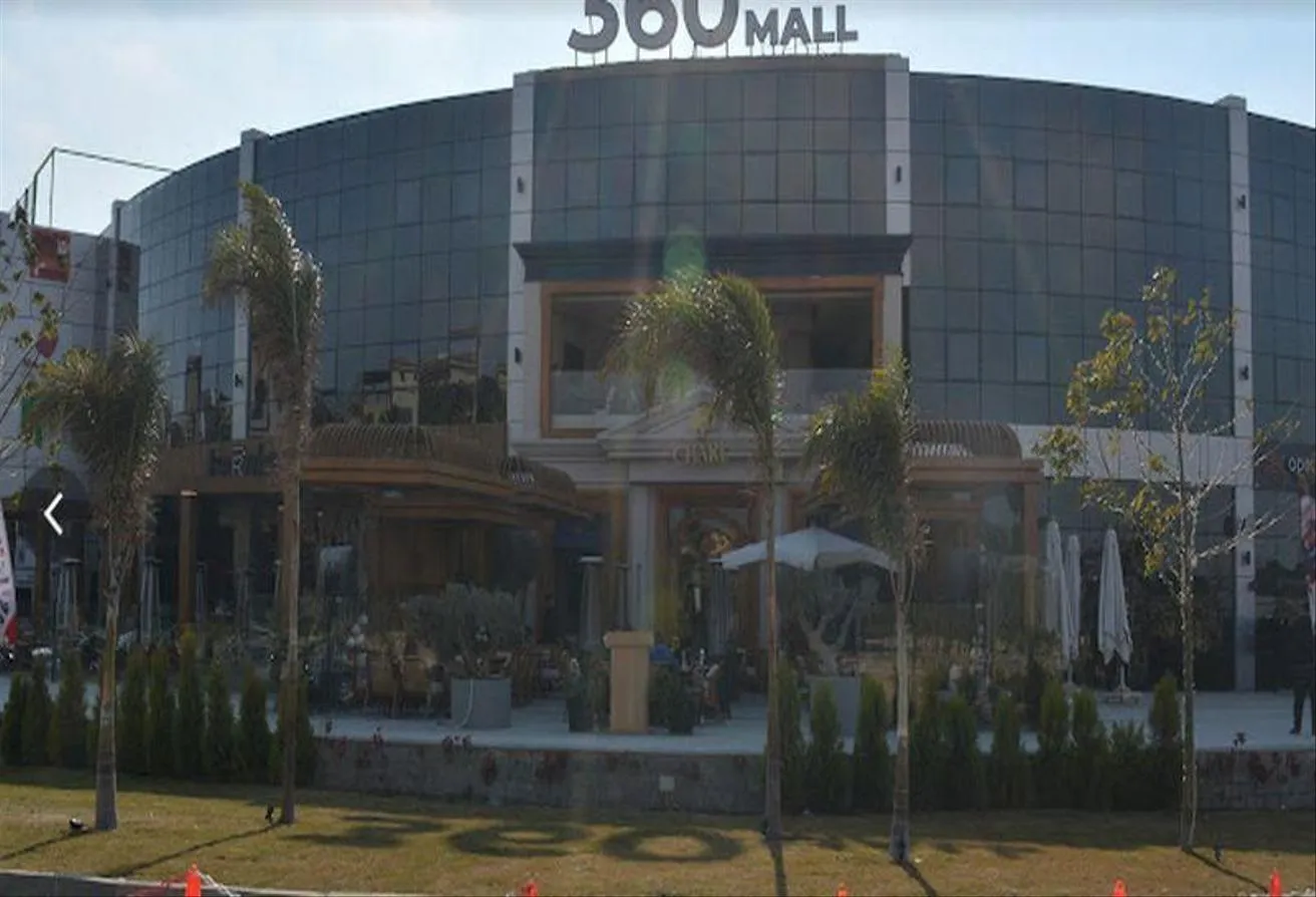 Rent in Hadaba: For Rent Shop Ready to move in  360 Mall