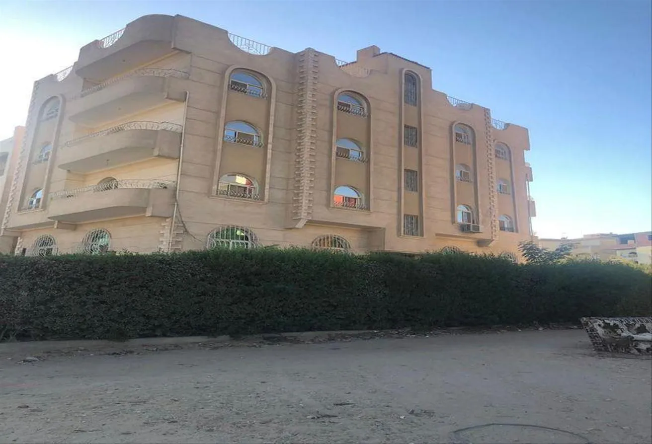 Sale in 5th District: super luxury building for sale in 5th District