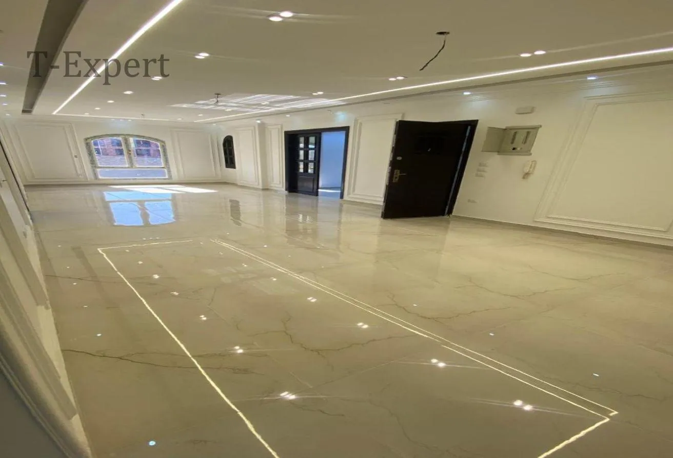 Sale in Al Narges 8: شقة في النرجس فيلات كاملة التشطيب فيو مميز