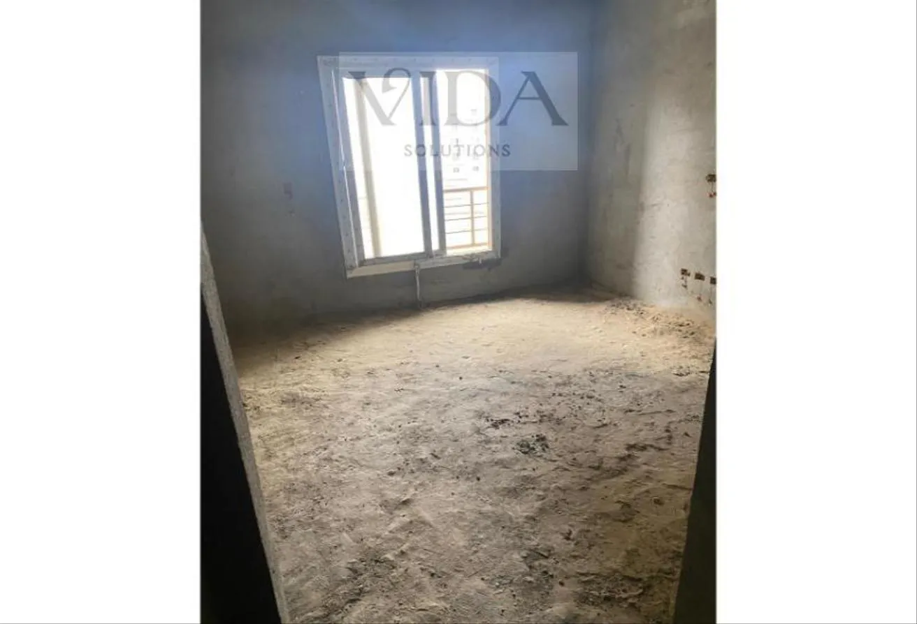 Sale in Cairo University Compound: Apartment for sale ready o move at a special price